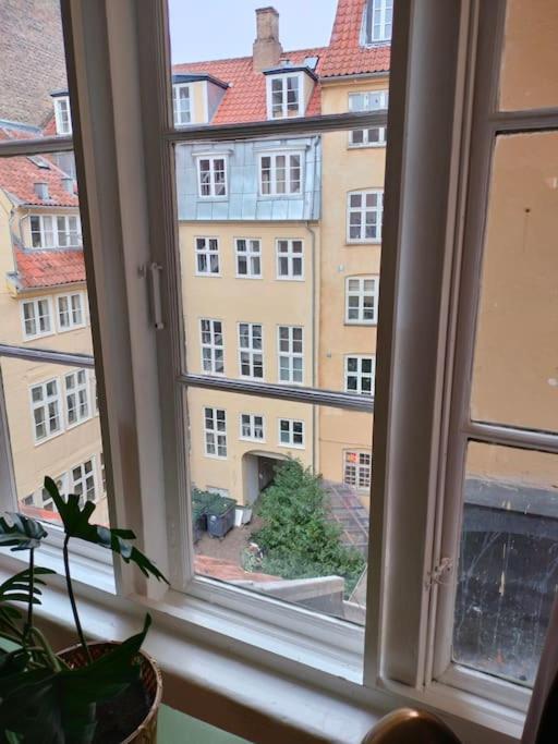 Leilighet 100 Kvadratmeter. Yderst Attraktivt Beliggenhed *